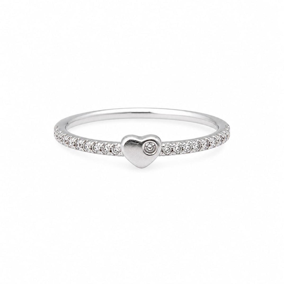 Anillo Corazón Delicado con Detalle de Zirconias