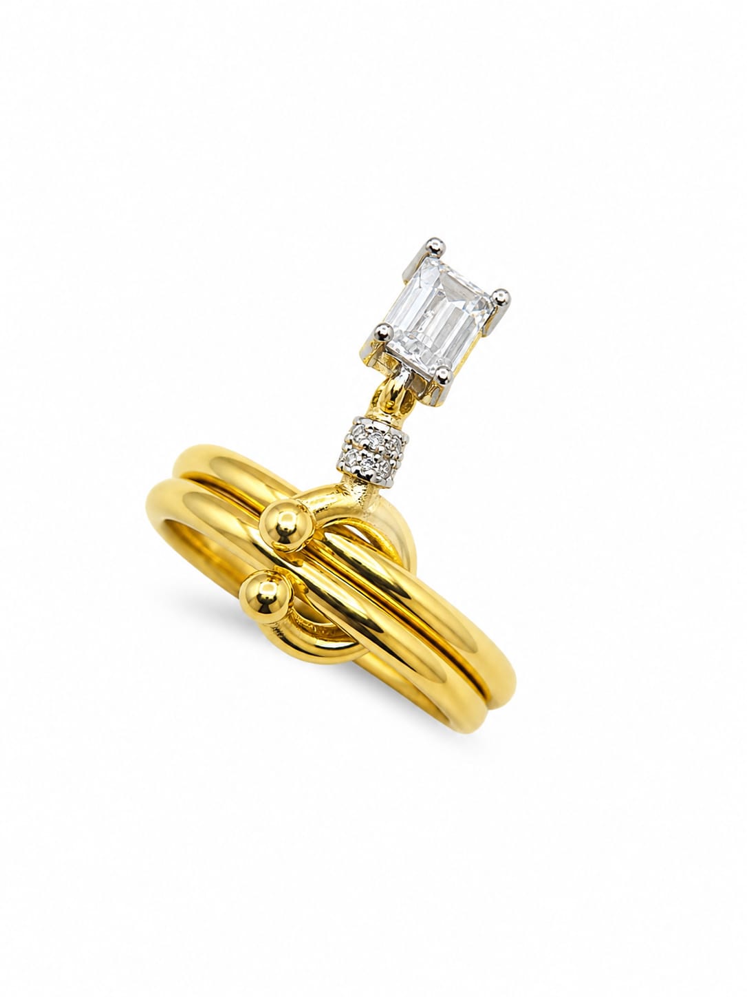 Anillo Doble Dorado con Dije Cuadrado